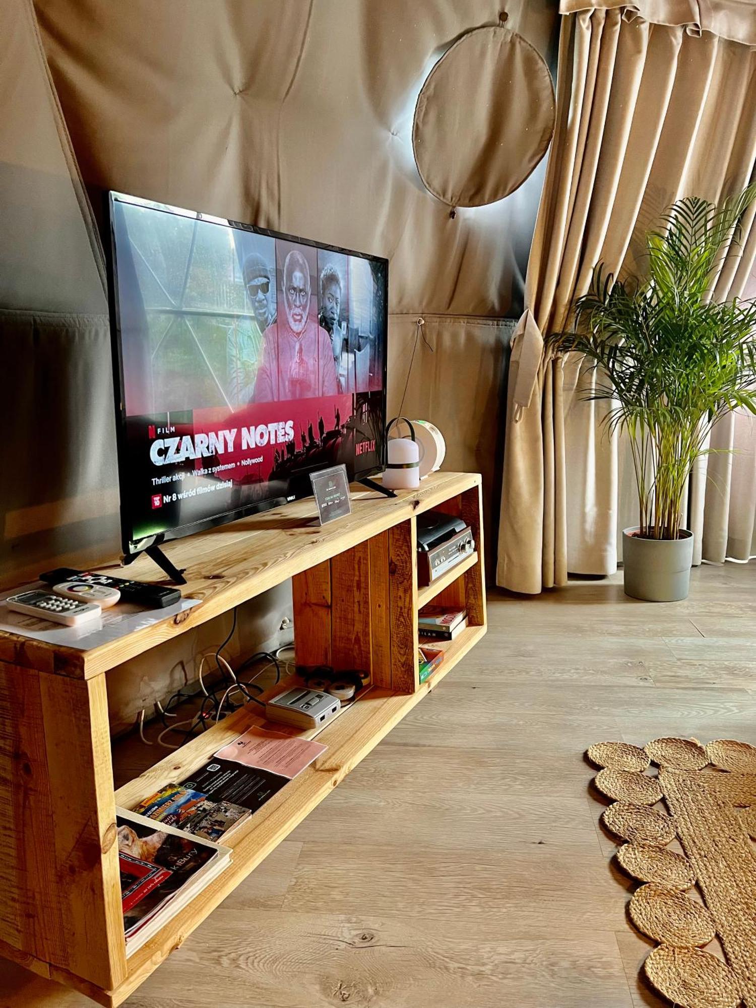 Apartament Na Skraju Lasu Na Drzewie&glamping *