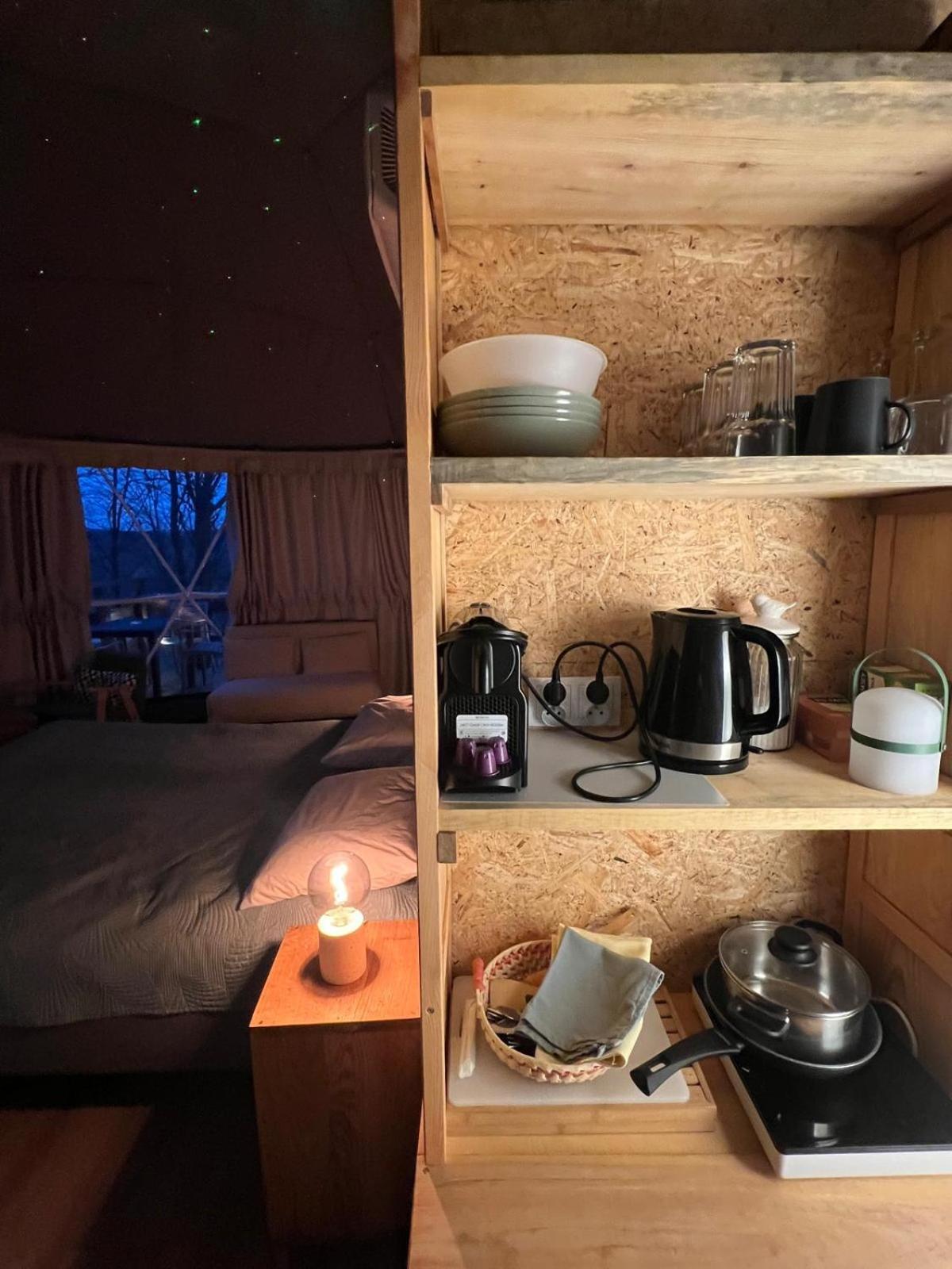Na Skraju Lasu Na Drzewie & Glamping Apartamento